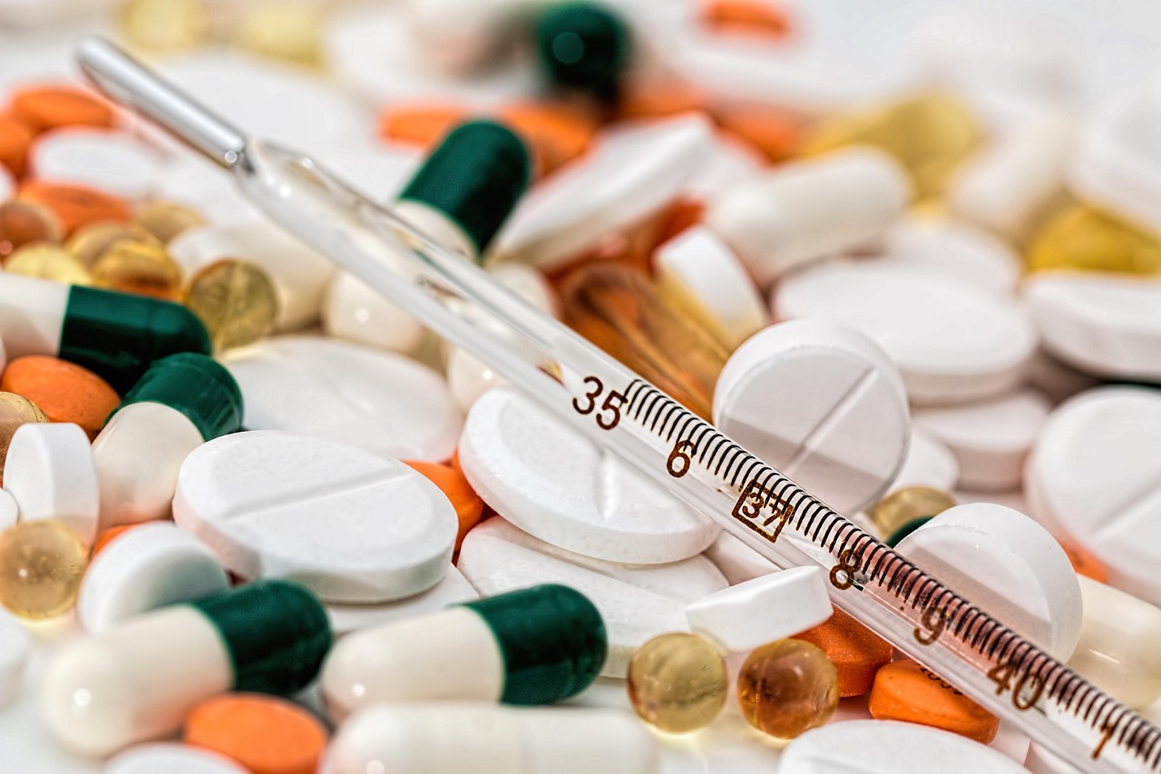 High-Dose Vitamin B12 Injection Kits and Clinics for Anemia on a Budget
